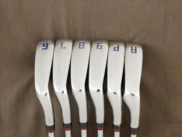 Iron set : Daiwa : ชุดเหล็ก Daiwa OnOff AKA (ออกปี 2021 หน้าเด้ง Maraging ยืดยุบได้ ตีง่าย นุ่ม ไกลมากๆ) มีเหล็ก 6-Pw,Aw (6 ชิ้น) ก้านเหล็ก NS Pro 950 NEO Flex S