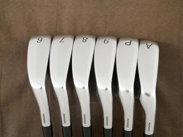 Iron set : PRGR : ชุดเหล็ก PRGR 04 Forged (รุ่นปี 2025 ตีง่าย ไกลมากๆๆ) มีเหล็ก 6-Pw,Aw (6 ชิ้น) ก้านกราไฟต์ Fujikura MCI Flex SR
