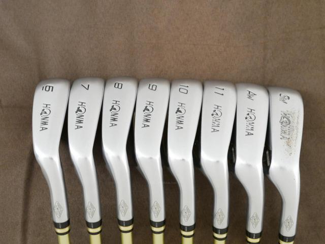 Iron set : Honma : ชุดเหล็ก Honma Beres IS-05 Forged (ปี 2017) มีเหล็ก 6-11,Aw,Sw (8 ชิ้น ระยะเทียบเท่า 5-Pw,Aw,Sw ของรุ่นอื่นๆ) ก้าน ARMRQ ∞ (48) Flex R (2 ดาว)