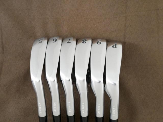 Iron set : Daiwa : ชุดเหล็ก Daiwa OnOff + (Forged) มีเหล็ก 5-Pw (6 ชิ้น) ก้านกราไฟต์ Flex R