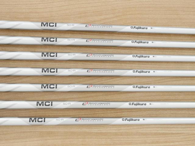 Iron set : Other Brand : ชุดเหล็ก Muziik On The Screw Type D (หน้า Maraging เด้ง ตีไกลมาก) มีเหล็ก 6-Pw,Aw,As (7 ชิ้น) ก้านกราไฟต์ Fujikura MCI 50 Flex R