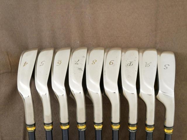 Iron set : Other Brand : ชุดเหล็ก Quelot Royal Excellence RE-10 มีเหล็ก 4-Pw,Aw,Sw (9 ชิ้น) ก้านกราไฟต์ Flex R