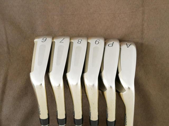 Iron set : PRGR : ชุดเหล็ก PRGR ID Nabla Red Titan (รุ่นท๊อปสุด หน้าเด้ง ไกลมาก) มีเหล็ก 6-Pw,Aw (6 ชิ้น) ก้านกราไฟต์ M-35 Flex R2