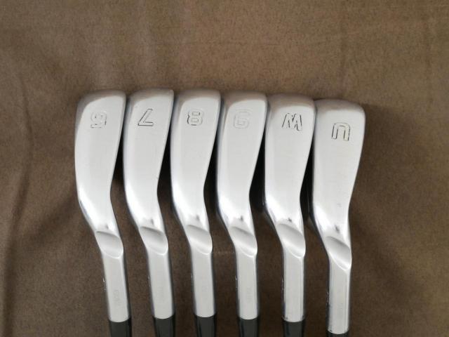 Iron set : Ping : ชุดเหล็ก Ping G700 (ปี 2019 Japan Spec. ใบใหญ่ ง่ายที่สุด ไกลที่สุดของ Ping) มีเหล็ก 6-Pw,Aw (6 ชิ้น) ก้านเหล็ก NS Pro ZELOS 8 Flex S