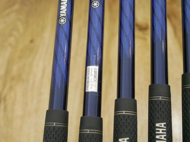 Iron set : Yamaha : ชุดเหล็ก Yamaha Inpres UD+2 (ออกปี 2019 ตีไกลที่สุด ไกลกว่าเหล็กทั่วไป 2 เบอร์ หน้าเด้ง COR 0.822) มีเหล็ก 7-Pw,Aw,Sw (6 ชิ้น) ก้านกราไฟต์ Flex R