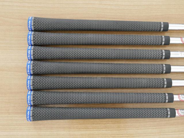 Iron set : Taylormade : ชุดเหล็ก Taylormade Qi (รุ่นล่าสุด ออกปี 2024 Japan Spec.) มีเหล็ก 6-Pw,Aw,Sw (7 ชิ้น) ก้านเหล็ก NS Pro 820GH Flex R