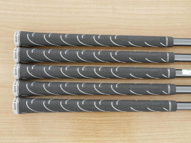 Iron set : Callaway : ชุดเหล็ก Callaway Big Bertha (รุ่นล่าสุด ปี 2023 ตีง่ายที่สุดของ Callaway) มีเหล็ก 6-Pw (5 ชิ้น) ก้านกราไฟต์ Fujikura Speeder NX Flex R