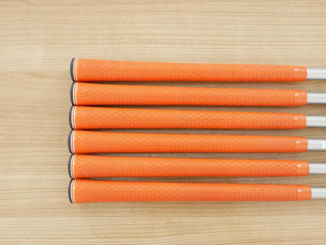Iron set : Other Brand : ชุดเหล็ก Cobra AMP (ใบใหญ่ ตีง่าย) มีเหล็ก 5-Pw (6 ชิ้น) ก้านกราไฟต์ Fujikura Rombax 