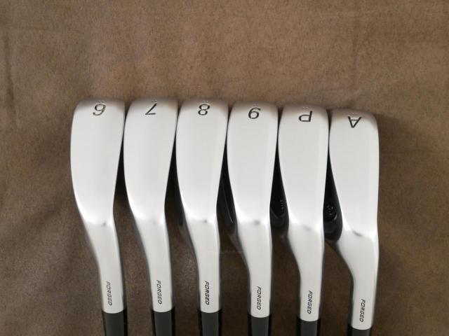 Iron set : PRGR : ชุดเหล็ก PRGR 04 Forged (รุ่นปี 2025 ตีง่าย ไกลมากๆๆ) มีเหล็ก 6-Pw,AW (6 ชิ้น) ก้านกราไฟต์ Fujikura MCI Flex R
