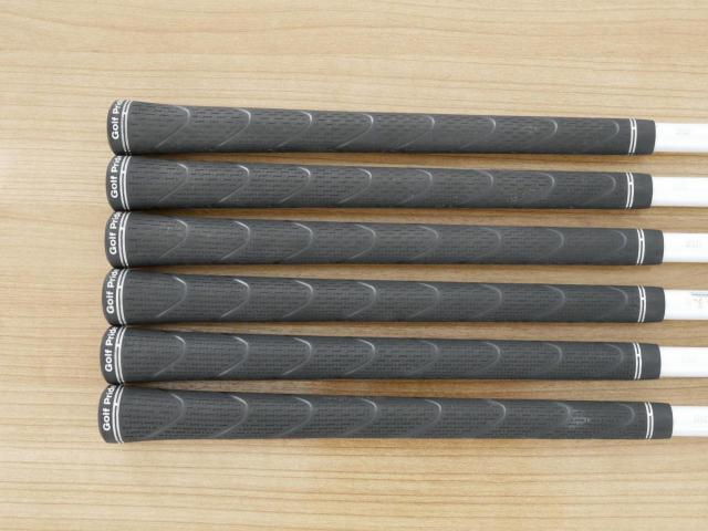 Iron set : Mizuno : ชุดเหล็ก Mizuno JPX 923 Forged (ออกปี 2023 ตัวท๊อป นุ่ม แน่น) มีเหล็ก 5-Pw (6 ชิ้น) ก้านกราไฟต์ Flex SR