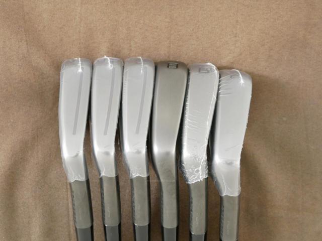 Iron set : Taylormade : **ของใหม่ แต่มีแกะพลาสติกแล้วบางชิ้นนะครับ** ชุดเหล็ก Taylormade P770 Black Forged (หายาก รุ่นล่าสุด ออกปี 2024 นุ่ม แน่น) มีเหล็ก 5-Pw (6 ชิ้น) ก้านเหล็ก Ns Pro Modus 120 Flex S
